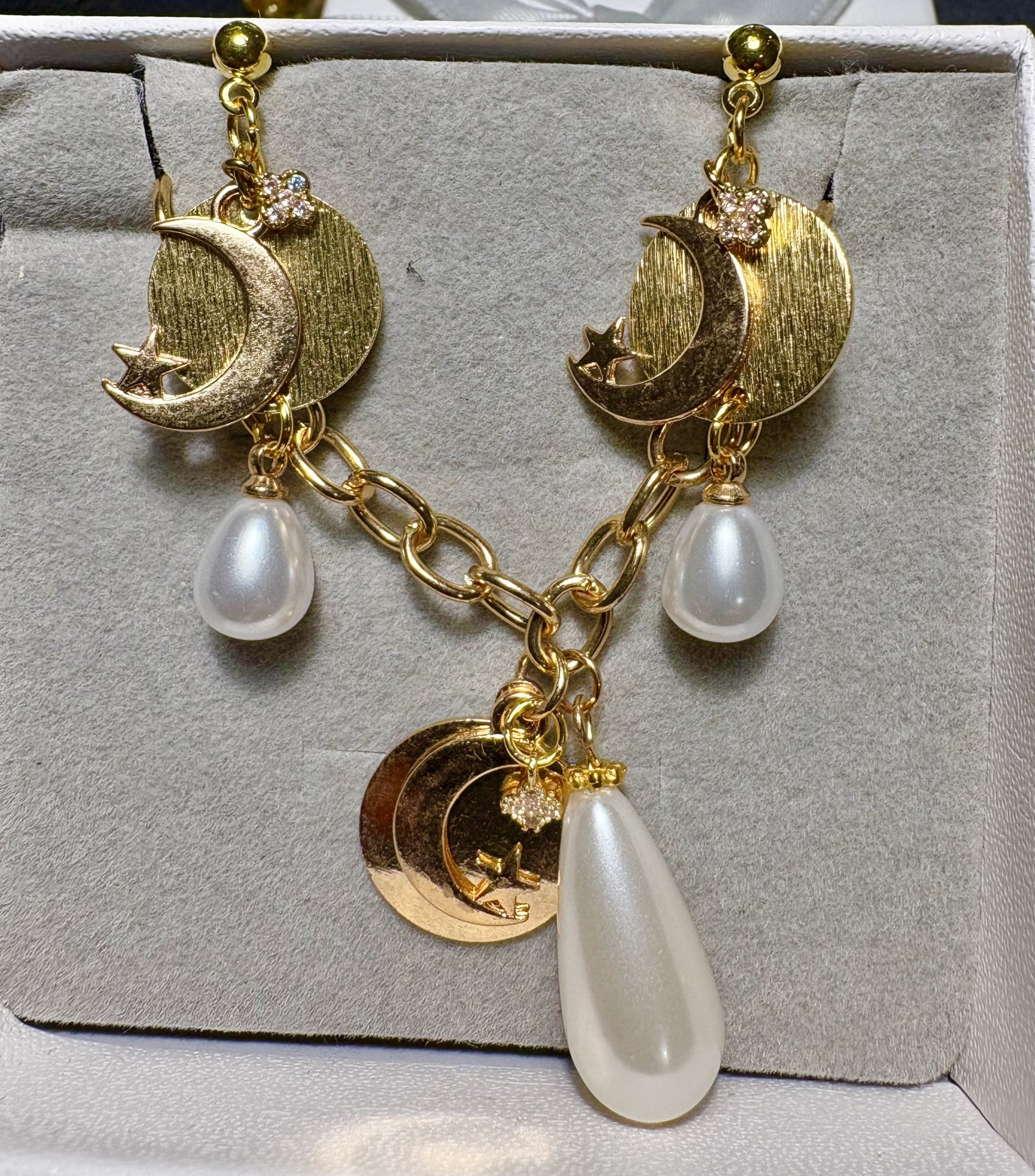 Mystic crescent moon & pearl set
